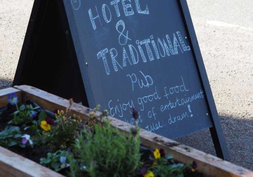 56429320_361605994441310_2277246438352093184_n Pub sign
